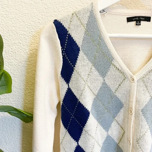 Womens Argyle Cardigan - Picture 5 of 11